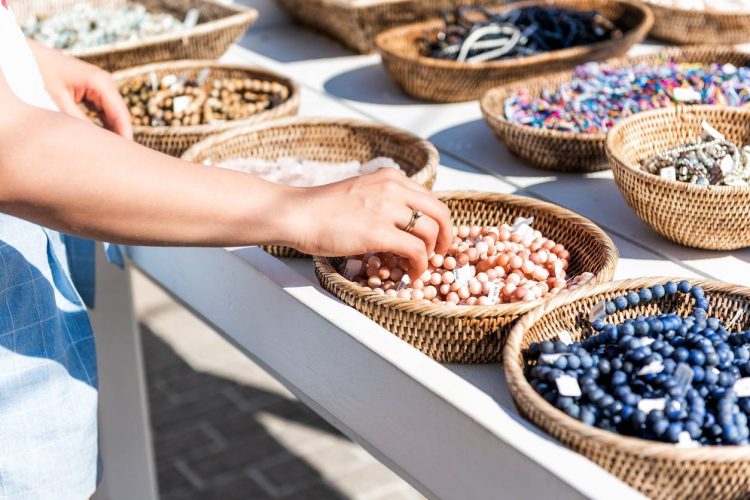 porter des bracelets en pierre